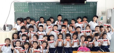 TH Phú Lợi thực hiện chương trình nha học đường cho học sinh lớp 1