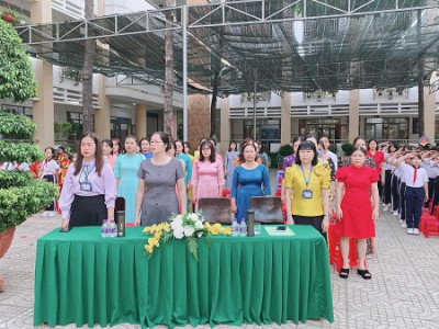 Trường Tiểu học Phú Lợi tổ chức cuộc thi tìm hiểu tem bưu chính