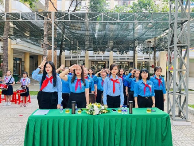 Trường Tiểu học Phú Lợi tổ chức lễ kết nạp đội viên năm học 2023-2024