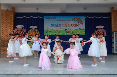 Trường Tiểu học Phú Lợi tổ chức chuyên đề “ngày của con” cho phụ huynh và học sinh khối lớp 2 và khối lớp 3.