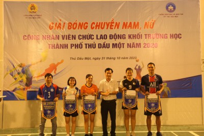 TH Phú Lợi tham dự giải bóng chuyền CNVC LĐ ngành giáo dục năm 2020