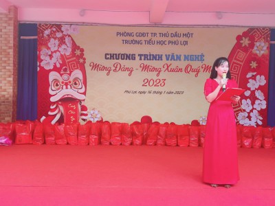 trường tiểu học Phú Lợi tổ chức chương trình văn nghệ Mừng Đảng - Mừng xuân Quý Mão 2023.