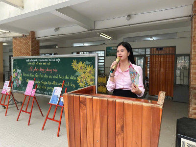 Trường Tiểu học Phú Lợi phát động phong trào "đọc và làm theo báo đội", sinh hoạt chuyên đề " mỗi tuần một câu chuyện đẹp-một cuốn sách hay- một gương sáng"