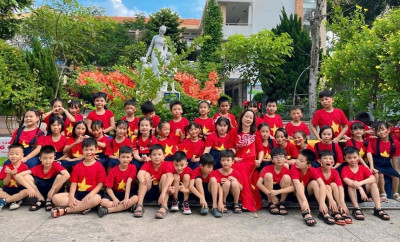 Trường Tiểu học Phú Lợi tổ chức tổng vệ sinh trường lớp trước kỳ nghỉ lễ 30/4 và 01/5