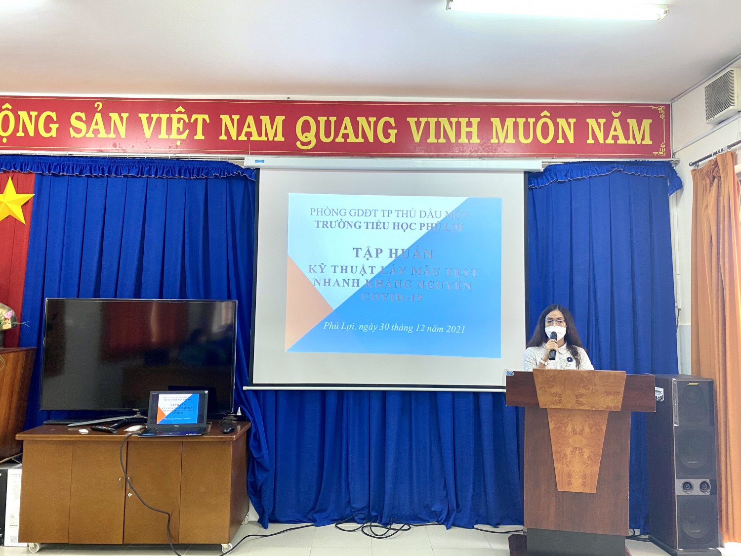 Trường TH Phú Lợi tổ chức tập huấn test nhanh kháng nguyên covid-19