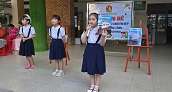 Trường Tiểu Học Phú Lợi  tổ chức chuyên để "mỗi tuần một câu chuyện đẹp- một cuốn sách hay-một gương sáng "