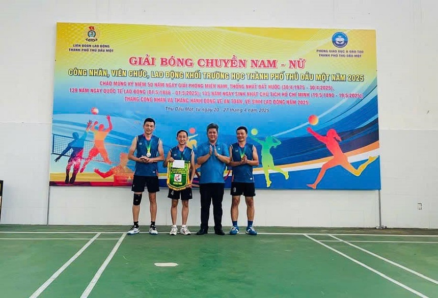 Liên quân Tiểu học Phú Lợi – Phú Thọ đạt giải nhì giải bóng chuyền nam khối tiểu học